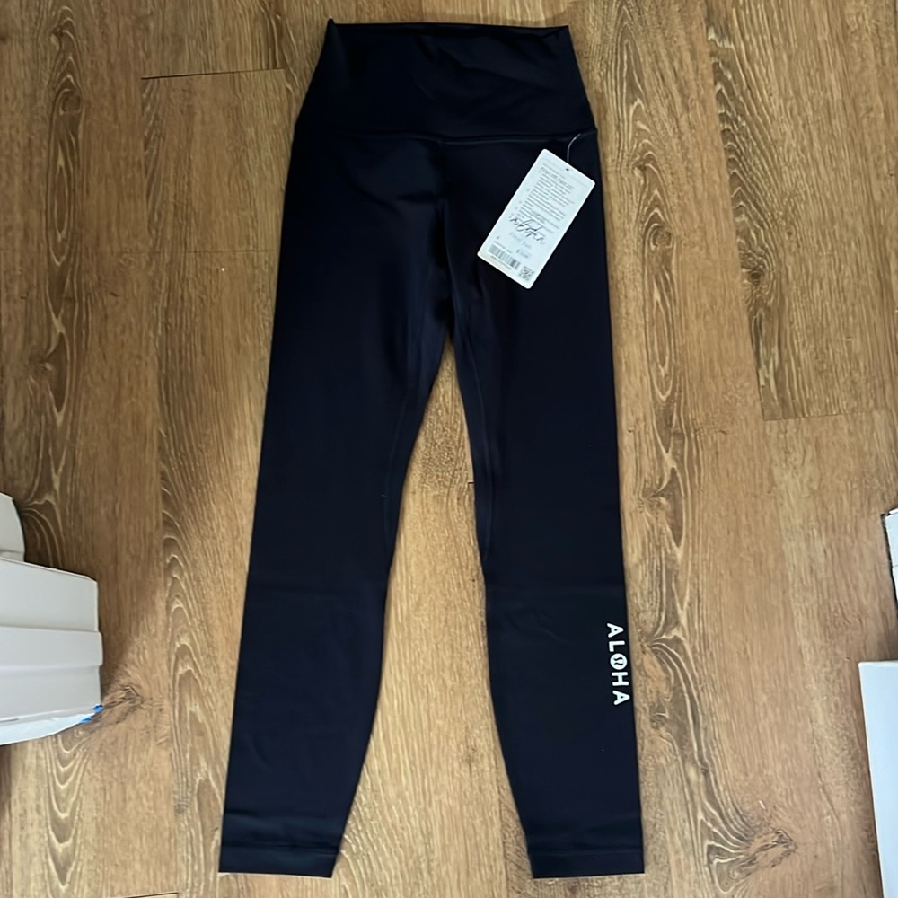 Lululemon LIMITED EDITION “aloha” collection - Align Legging 25” Size 4. NWT.